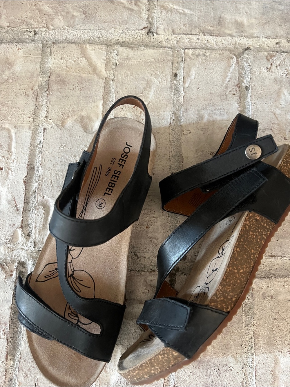 Like new Josef Seibel Black Leather Slingback Wedge Sandals sz 39 euro/8-8.5US